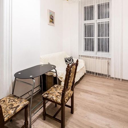 Ferienwohnung Apartament On Franka Street Lemberg Exterior foto
