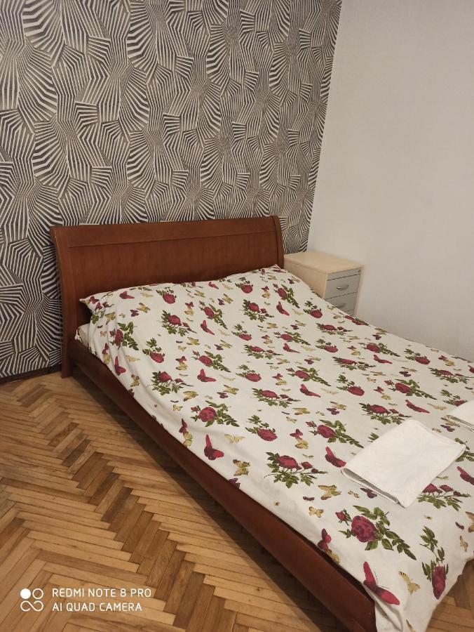 Ferienwohnung Apartament On Franka Street Lemberg Exterior foto