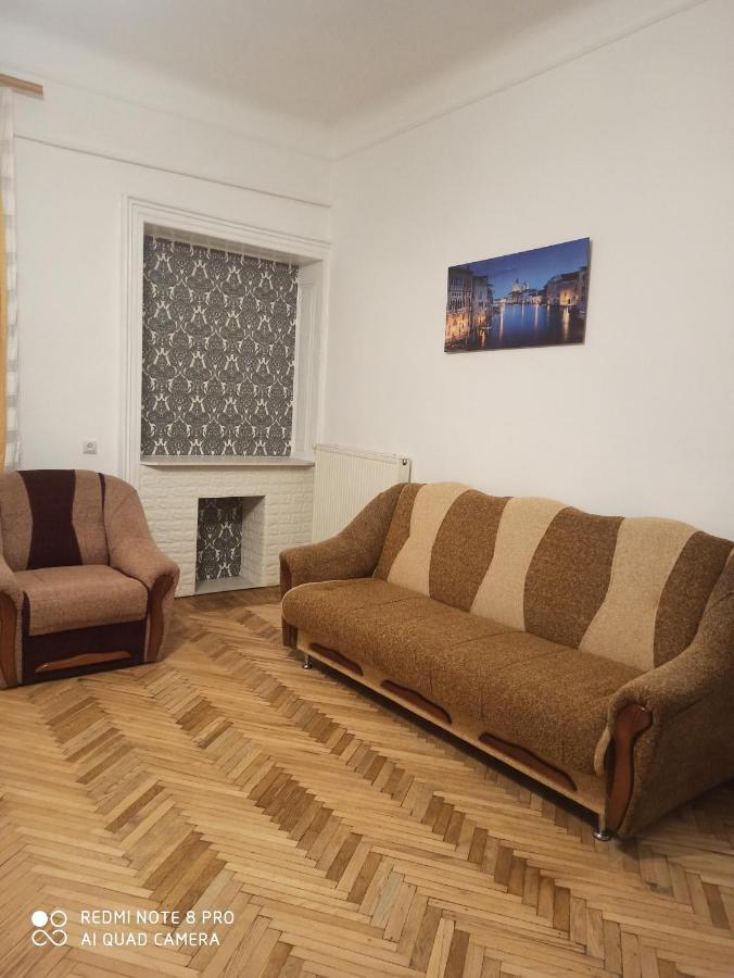 Ferienwohnung Apartament On Franka Street Lemberg Exterior foto