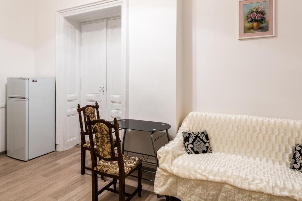 Ferienwohnung Apartament On Franka Street Lemberg Exterior foto